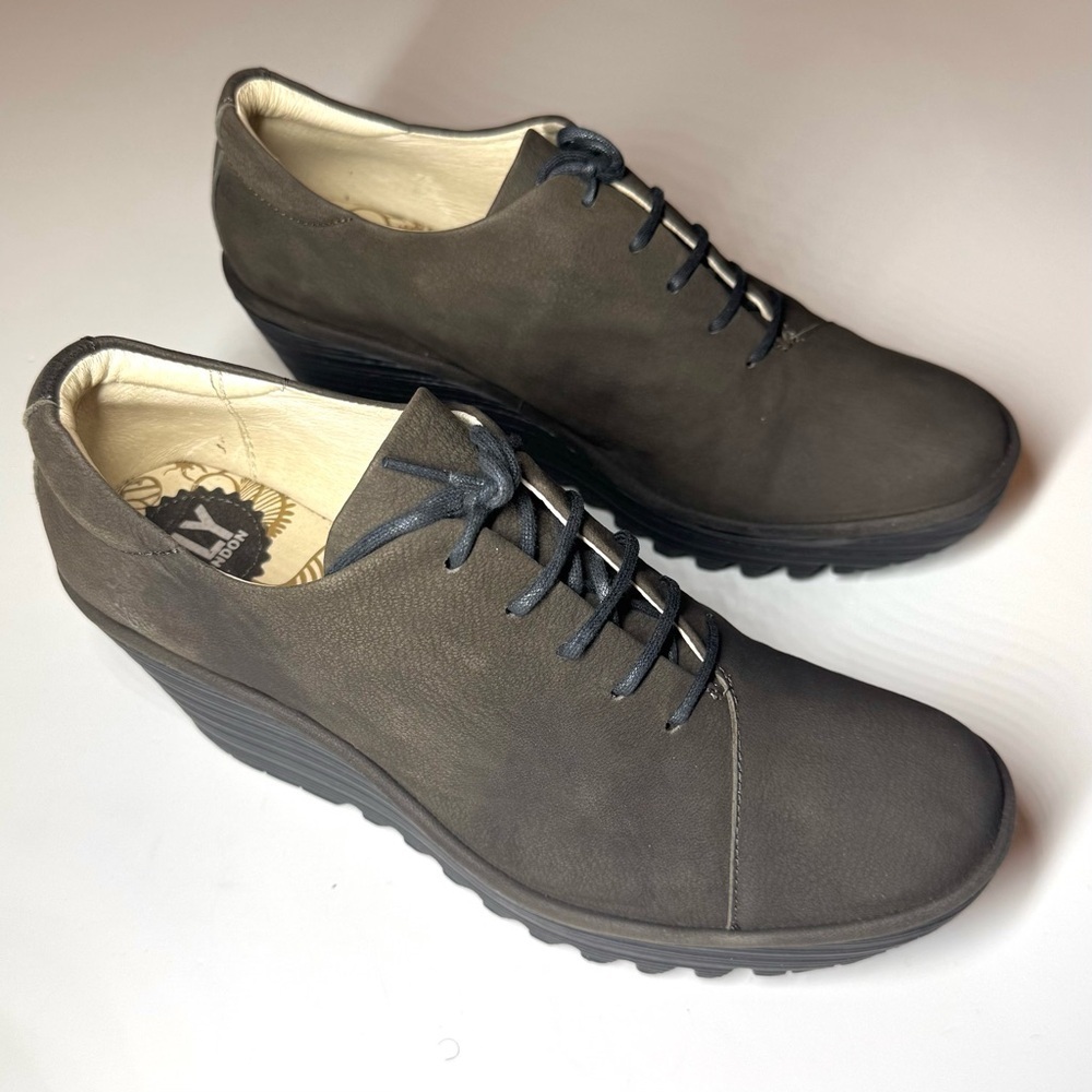 Fly London Men's Gray Nubuck Derby Oxfords